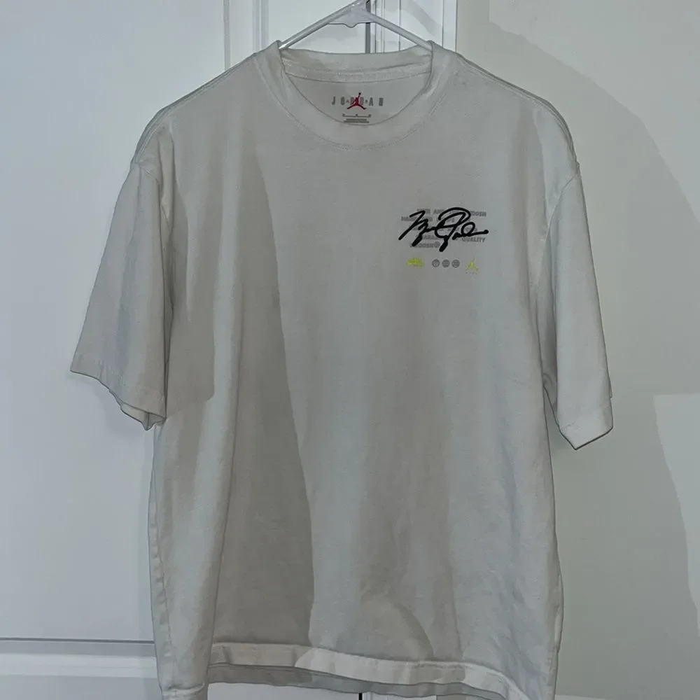 White Michael Jordan Jumpman 23 Nike Air Basketball t shirt M